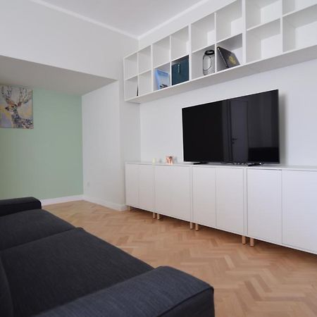 Beautiful Apartment In Old City Bukarest Eksteriør billede