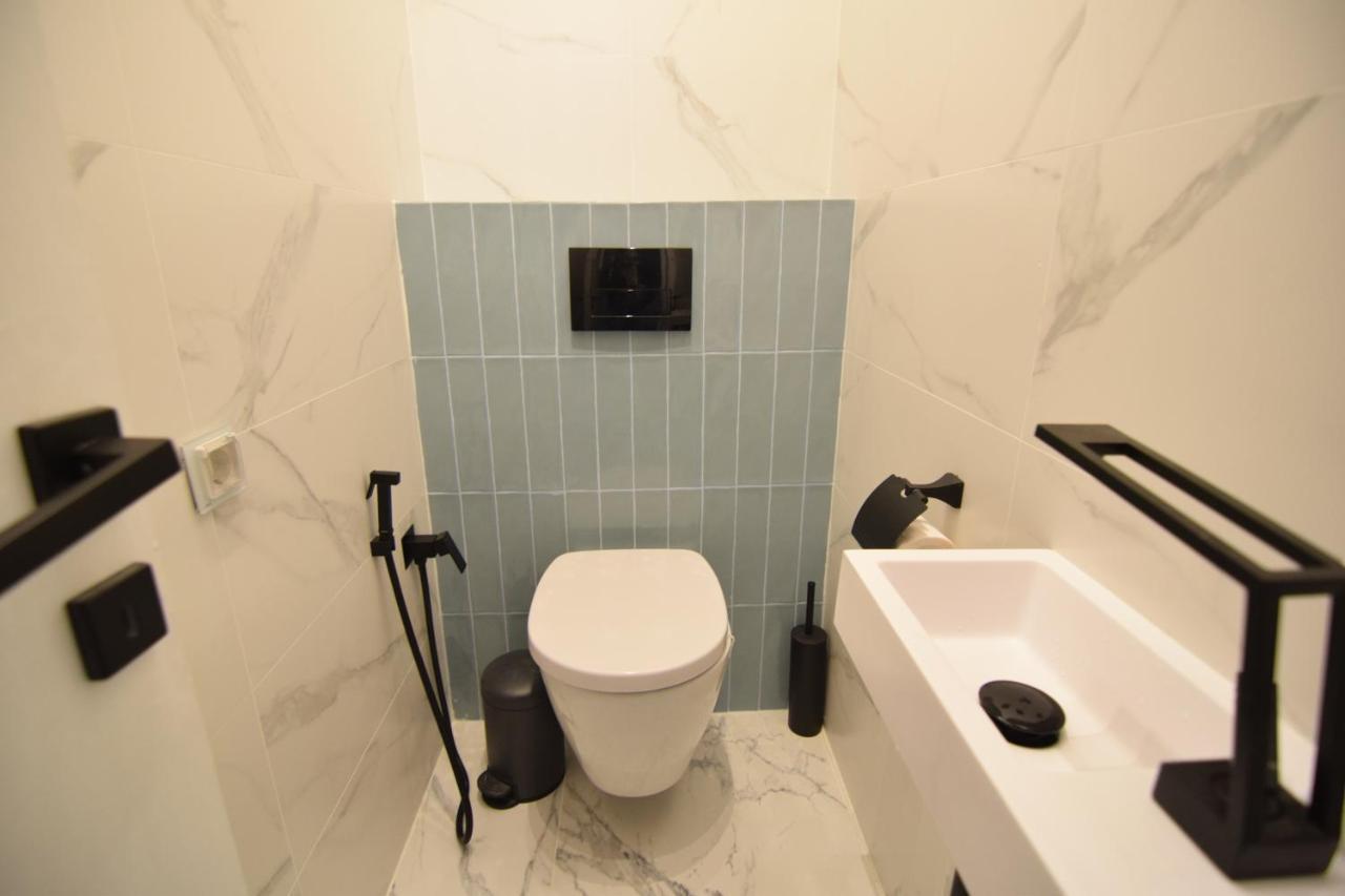 Beautiful Apartment In Old City Bukarest Eksteriør billede
