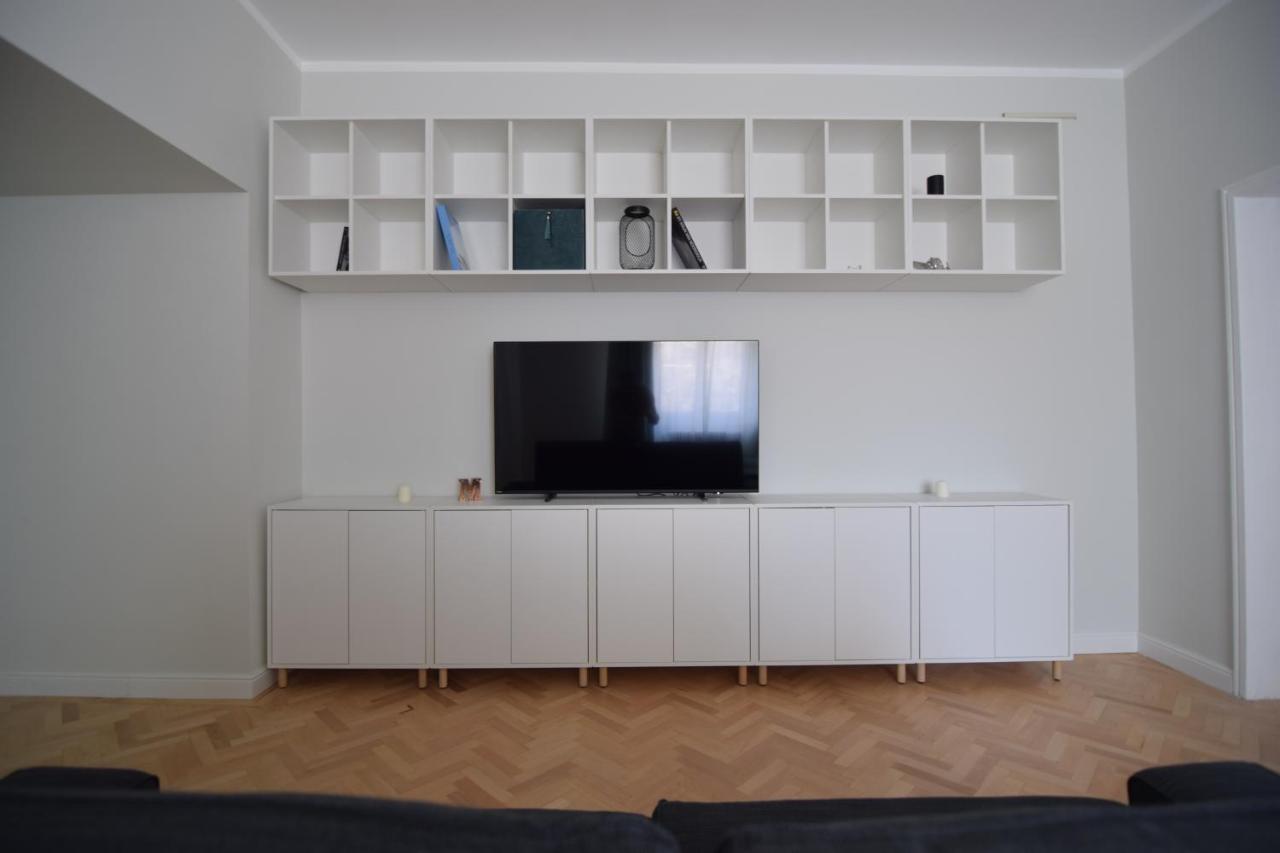 Beautiful Apartment In Old City Bukarest Eksteriør billede