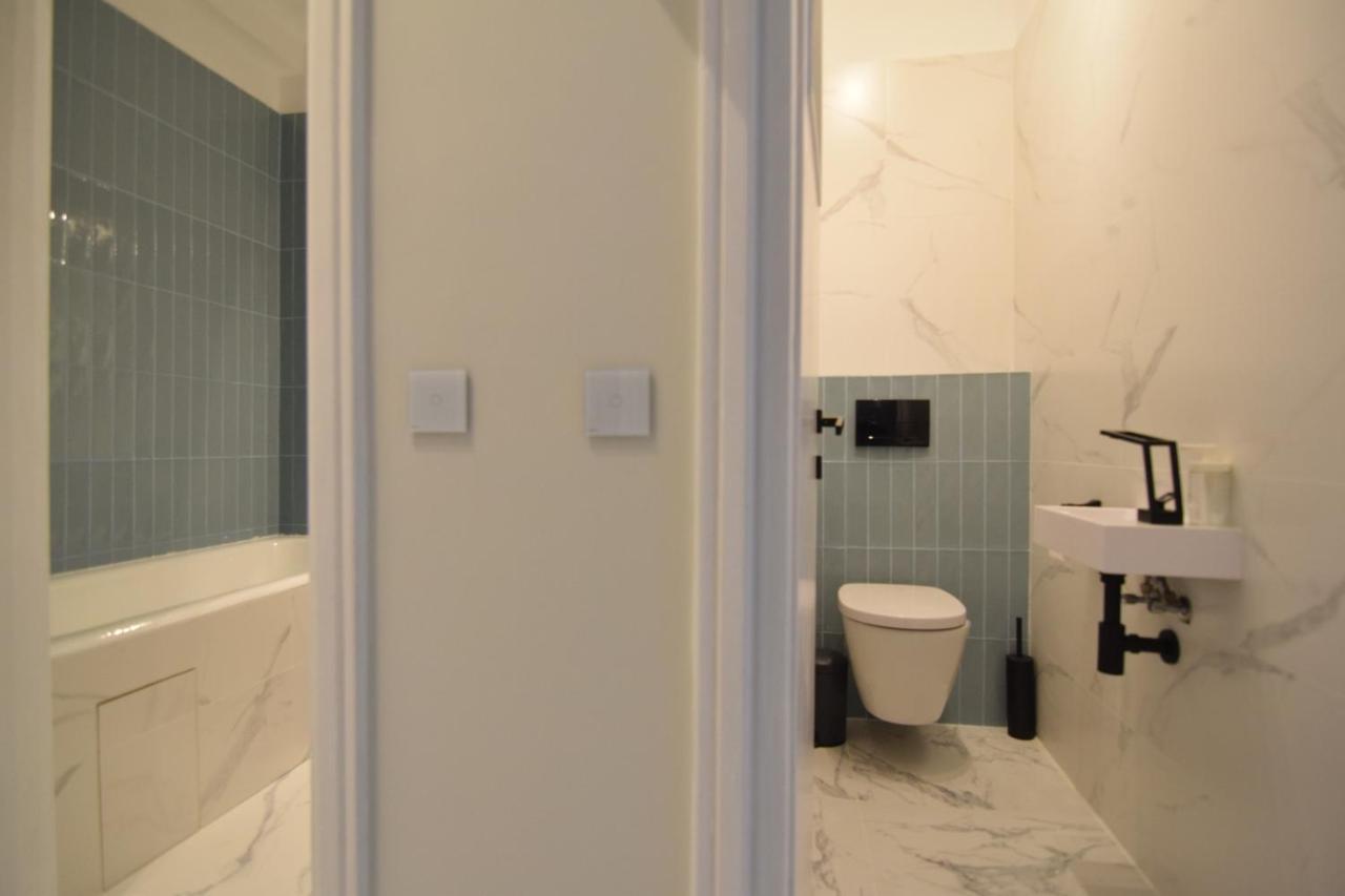 Beautiful Apartment In Old City Bukarest Eksteriør billede