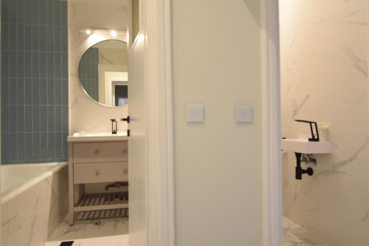 Beautiful Apartment In Old City Bukarest Eksteriør billede