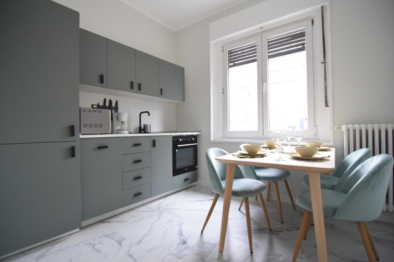 Beautiful Apartment In Old City Bukarest Eksteriør billede