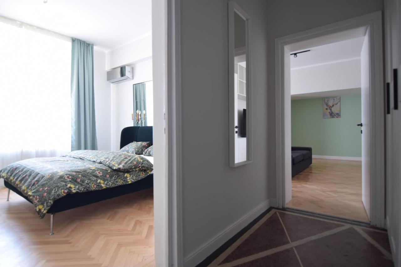 Beautiful Apartment In Old City Bukarest Eksteriør billede